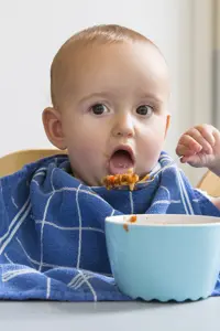 Werken Bij Compananny Baby Eten Aan Tafel