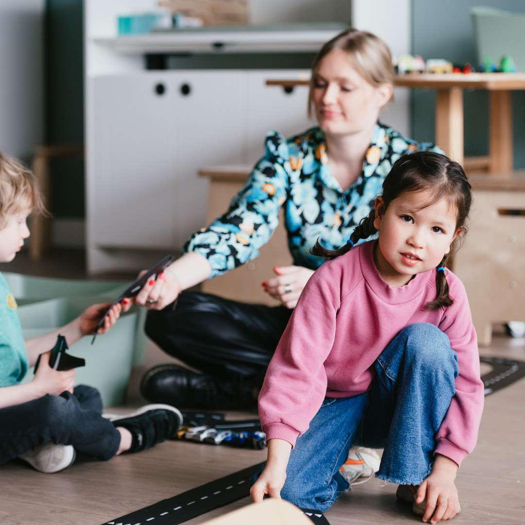 Pedagogisch Medewerker werkt op kinderopvang 