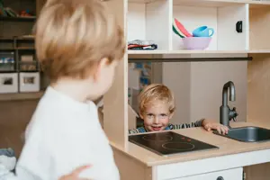 Werken Bij Compananny Werken Leren Kinderopvang Jongens Spelen Keuken