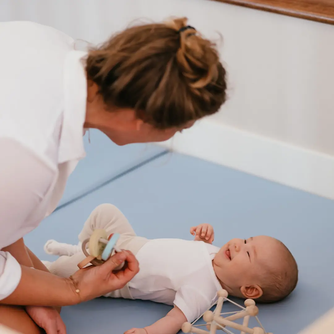 Werken Bij Compananny Kinderdagopvang Baby Nanny Spelen Op Grond
