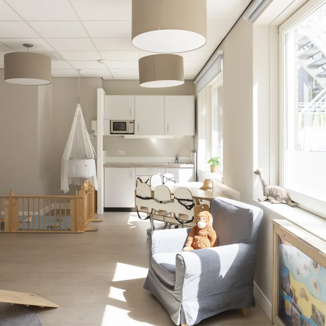 CompaNanny Kinderopvang Schinkelkade Babygroep Stoel