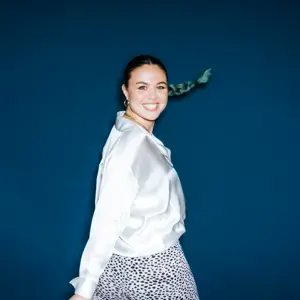 Werken Bij Compananny Vrouw In Witte Blouse