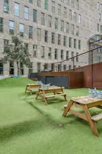 Werkenbijcompananny Kinderopvang Denhaag Prinsenhof Locaties Picknicktafels Medewerkers