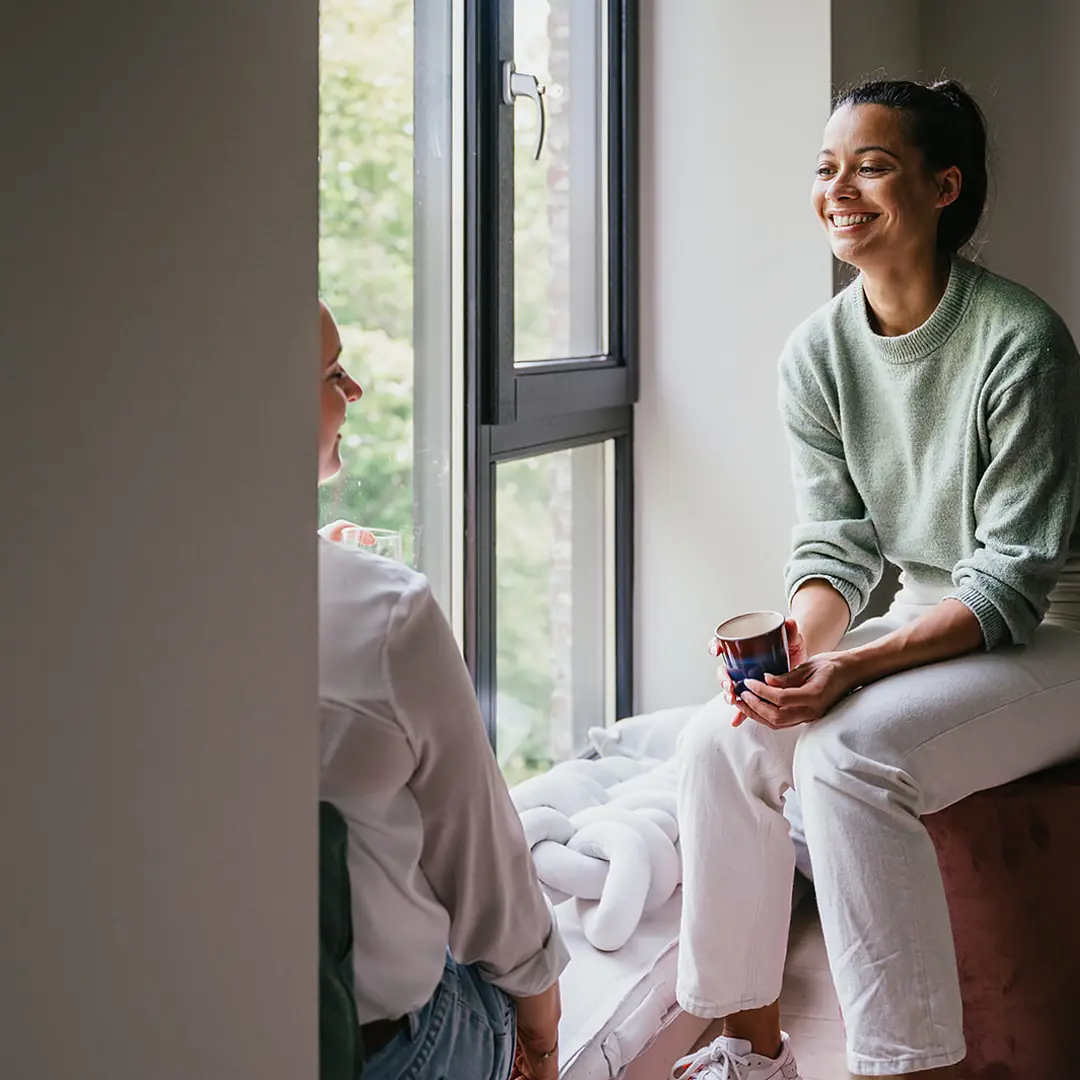 Werken bij CompaNanny pedagogisch medewerkers gezellig kletsen met collega