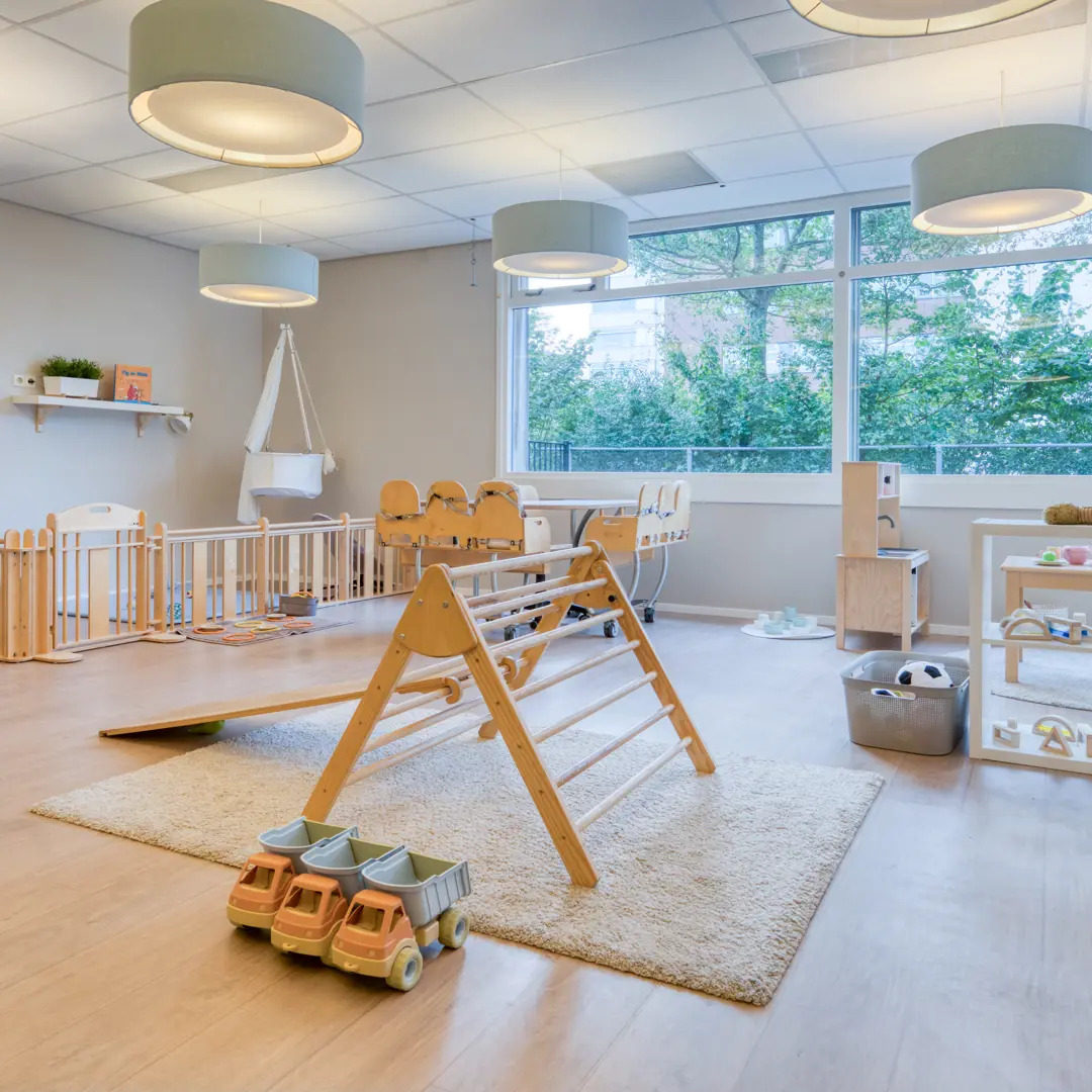 Kinderopvang CompaNanny Schiphol Rijk Aalsmeer babygroep met spelmateriaal