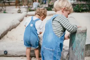 Werken Bij Compananny Kinderopvang Jongetjes Spelen Zandbak Locaties