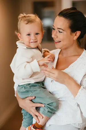 Werken Bij Compananny Kinderopvang Nanny Peuter Knuffelen Locatie