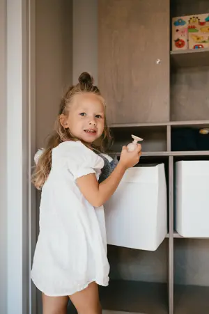 Werken Bij Compananny Kinderopvang Kind Speelgoed Uitzoeken